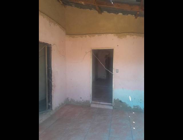 2 BEDROOM HOUSE FOR SALE IN THULANI